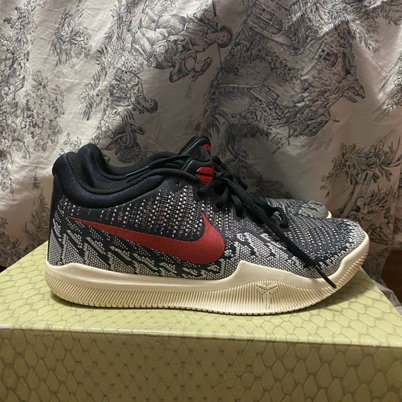 KOBE’S MAMBA RAGE BRIGHT CRIMSON SAILS - Picture 5 of 7